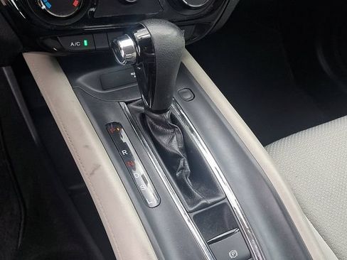 Used 2022 Honda HR-V LX image 16