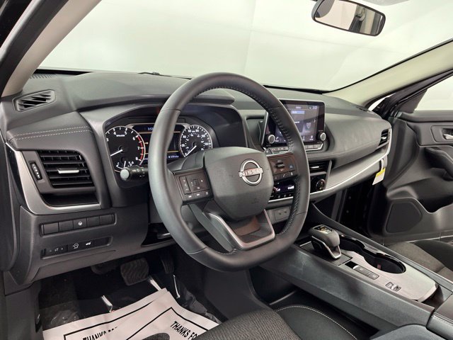 Certified 2026 Nissan Rogue SV FWD image 20