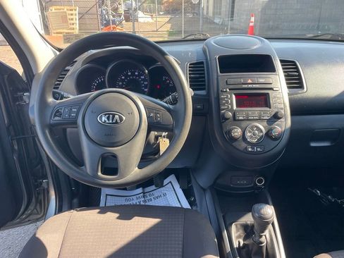 Used 2013 Kia Soul FWD image 4