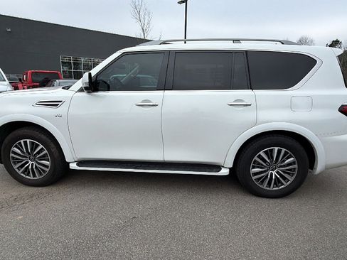 Used 2022 Nissan Armada SV w/ SV Appearance Package image 11