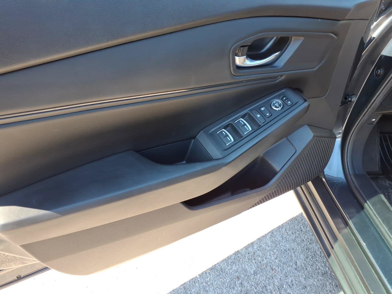 Used 2023 Honda Accord EX image 9