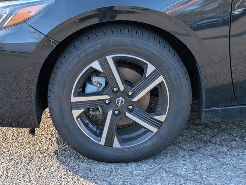 Used 2024 Nissan Sentra SV image 28