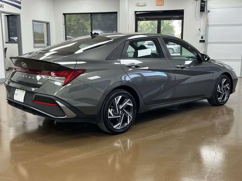 Certified 2025 Hyundai Elantra SEL FWD image 5