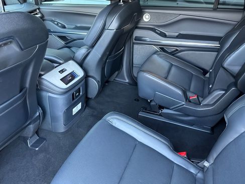 New 2025 Lincoln Navigator L Reserve w/ Jet Appearance Package image 10