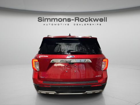 Used 2023 Ford Explorer XLT w/ Equipment Group 202A AWD/4WD image 5