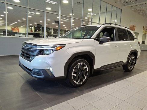 Certified 2025 Subaru Forester Limited image 3