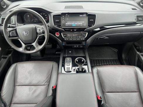 Used 2025 Honda Ridgeline Black Edition image 13