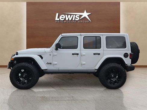 Used 2022 Jeep Wrangler Unlimited Sahara w/ Cold Weather Group image 2