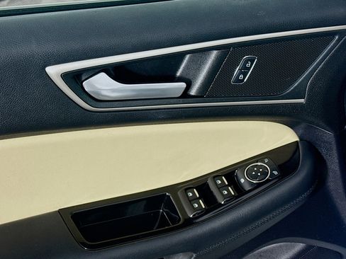 Used 2019 Ford Edge SEL w/ Equipment Group 201A image 24