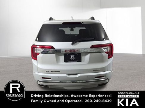 Used 2023 GMC Acadia Denali w/ Denali Technology Package image 9
