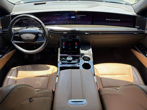 Used 2025 Cadillac Escalade Premium Luxury RWD image 11