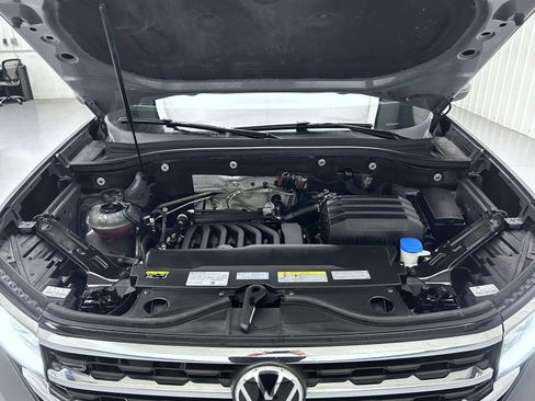 Used 2022 Volkswagen Atlas Cross Sport SEL R-Line AWD/4WD image 24