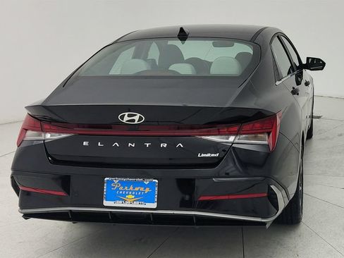Used 2024 Hyundai Elantra Limited FWD image 6
