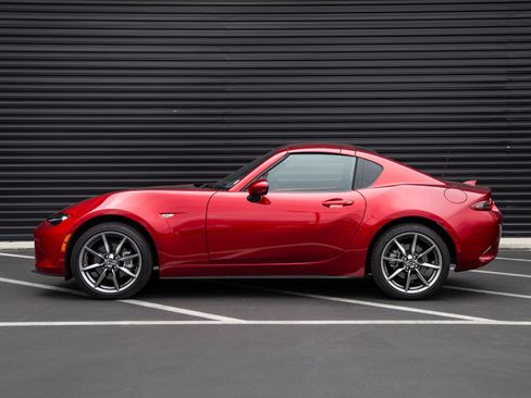 Used 2023 MAZDA MX-5 Miata Grand Touring w/ Weather Package RWD image 2
