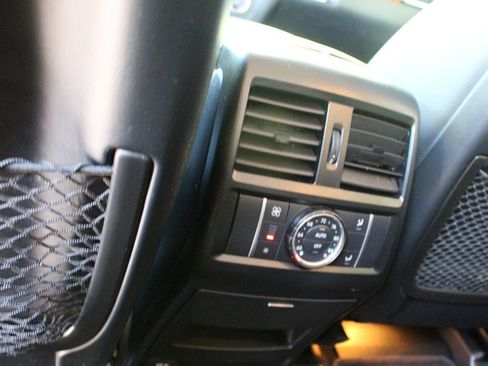 Used 2013 Mercedes-Benz GL 450 4MATIC image 17