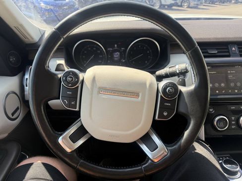 Used 2017 Land Rover Discovery HSE Luxury AWD/4WD image 19