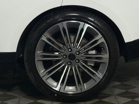 New 2026 Land Rover Range Rover SE image 13