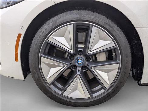 Used 2023 BMW i4 eDrive40 w/ Premium Package image 9