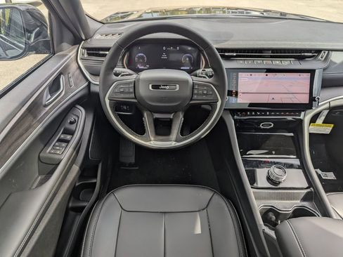 New 2026 Jeep Grand Cherokee Limited w/ Limited Altitude Package RWD image 11