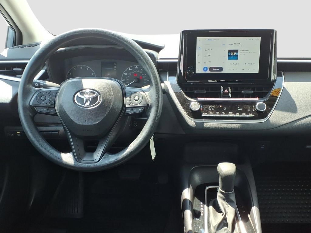 Used 2025 Toyota Corolla LE FWD image 13