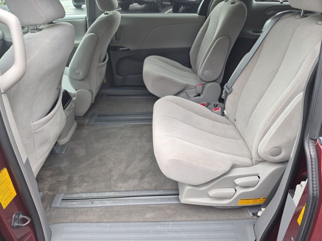Used 2013 Toyota Sienna LE FWD image 15