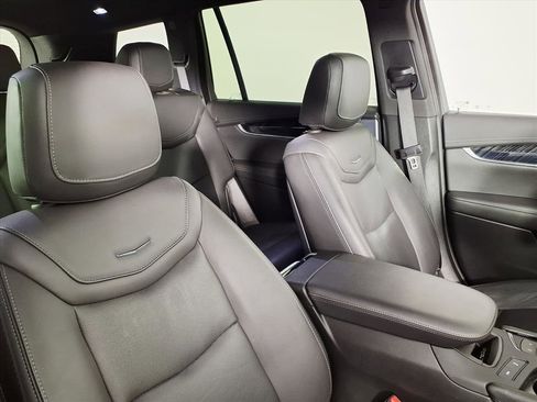Certified 2025 Cadillac XT6 Premium Luxury image 10