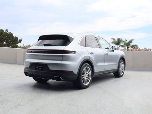 Certified 2025 Porsche Cayenne AWD/4WD image 9