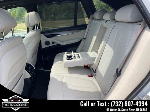 Used 2017 BMW X5 xDrive50i w/ Executive Package image 18