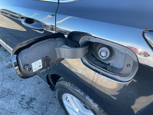 Used 2023 Ford Edge SEL AWD/4WD image 55