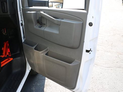 Used 2021 Chevrolet Express 3500 w/ Power Convenience Package RWD image 33
