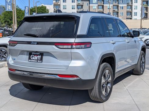 Used 2023 Jeep Grand Cherokee 4WD 4xe w/ Luxury Tech Group II image 3