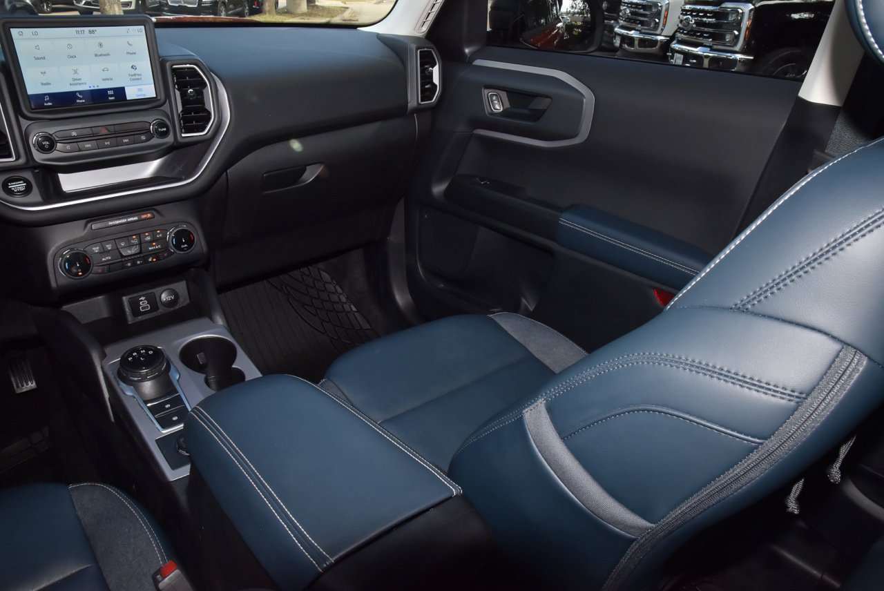 Used 2023 Ford Bronco Sport Outer Banks AWD/4WD image 17