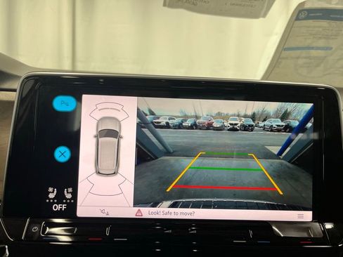 New 2026 Volkswagen Atlas SE image 17