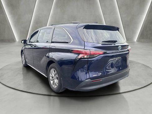 Used 2021 Toyota Sienna LE AWD/4WD image 5