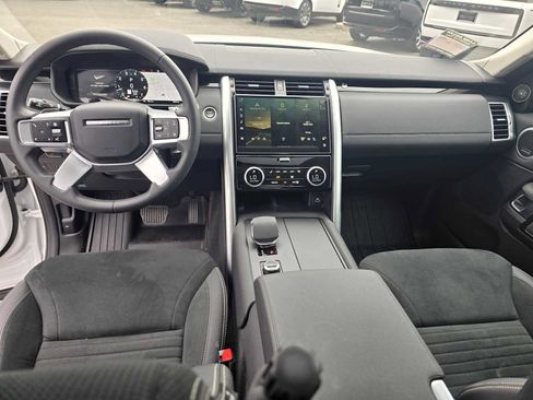 Certified 2024 Land Rover Discovery S image 22