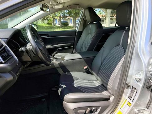Used 2022 Toyota Camry SE w/ Convenience Package FWD image 16