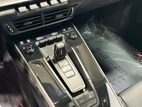 Used 2025 Porsche 911 Carrera image 25