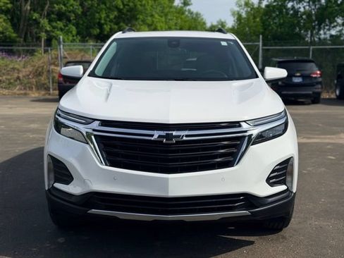 Used 2024 Chevrolet Equinox LT w/ LPO, Floor Liner Package AWD/4WD image 3