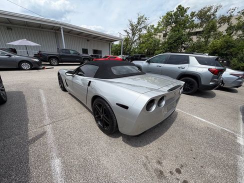 Used 2005 Chevrolet Corvette Convertible w/ Preferred Equipment Group RWD image 13