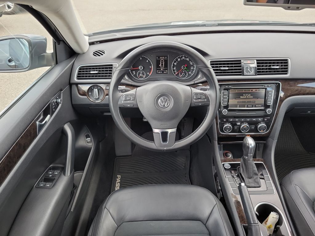 Used 2014 Volkswagen Passat TDI SEL Premium FWD image 10