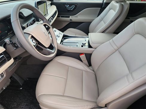 Used 2021 Lincoln Aviator 2WD image 13