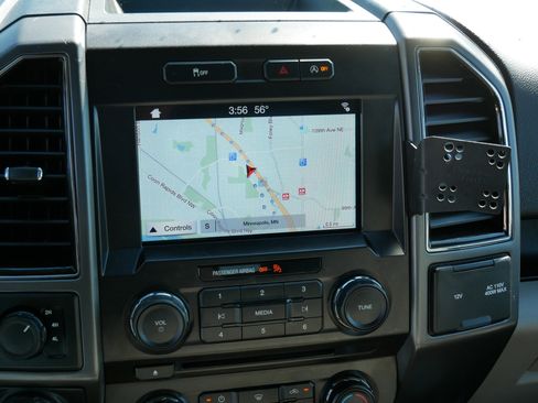 Used 2018 Ford F150 XLT w/ Equipment Group 302A Luxury AWD/4WD image 22