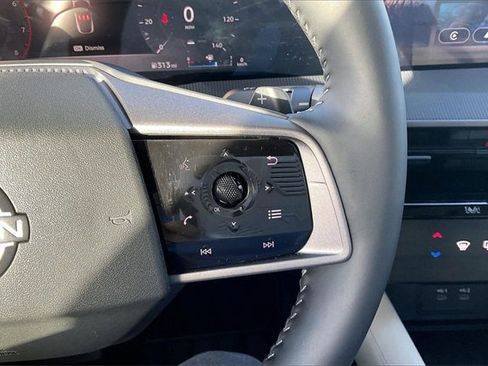 Certified 2025 Nissan Murano SV image 17