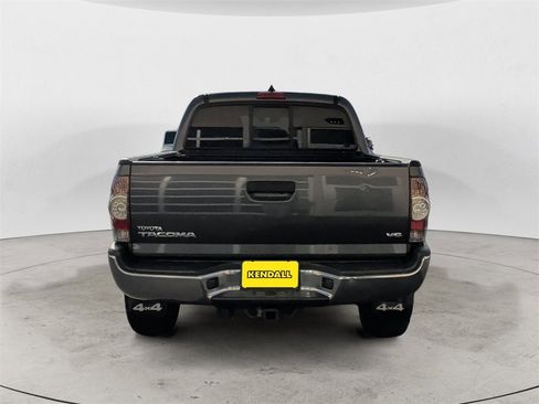 Used 2015 Toyota Tacoma Base image 4