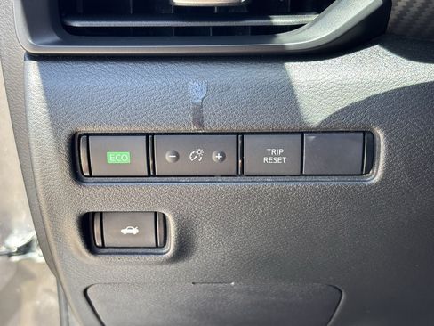 Used 2024 Nissan Sentra S FWD image 29