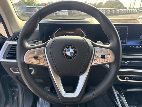Used 2025 BMW X7 xDrive40i w/ Premium Package AWD/4WD image 19