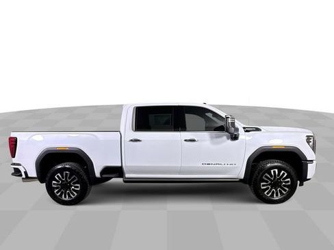 New 2026 GMC Sierra 2500 Denali Ultimate AWD/4WD image 9