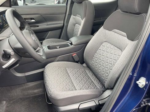 New 2026 Nissan Kicks SV w/ SV Premium Package AWD/4WD image 17