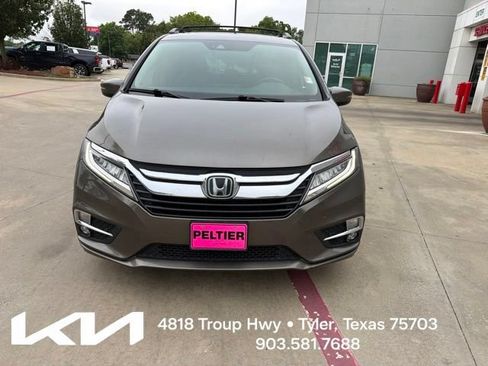 Used 2018 Honda Odyssey Elite image 2