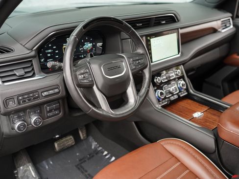 Used 2023 GMC Yukon XL Denali Ultimate image 20